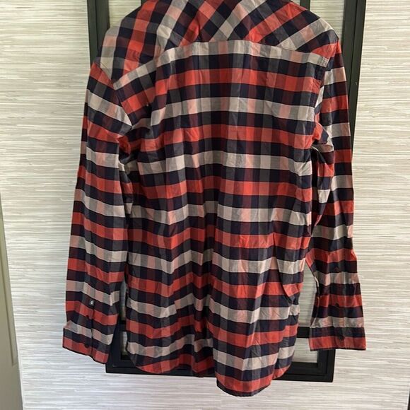 Timmy Bahama Relax button down pinstripe chambray shirt. Size Large - Picture 4 of 4